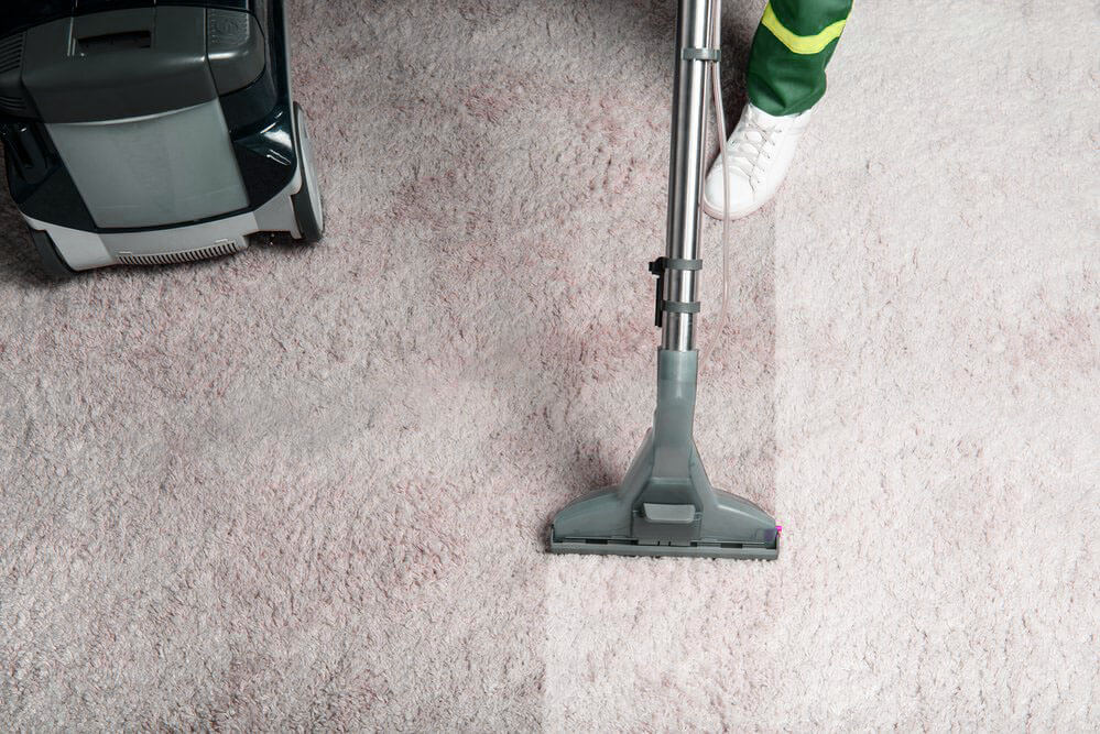 How to clean carpets from stuck hair
