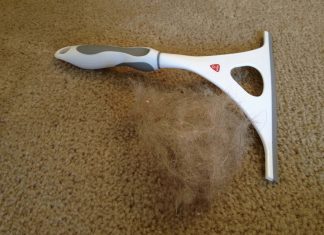 How to clean carpets from stuck hair